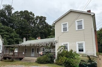 Building Photo - 386 Round Hill Rd