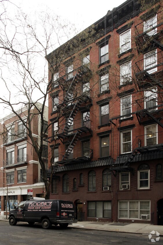 Primary Photo - 6 Jones St