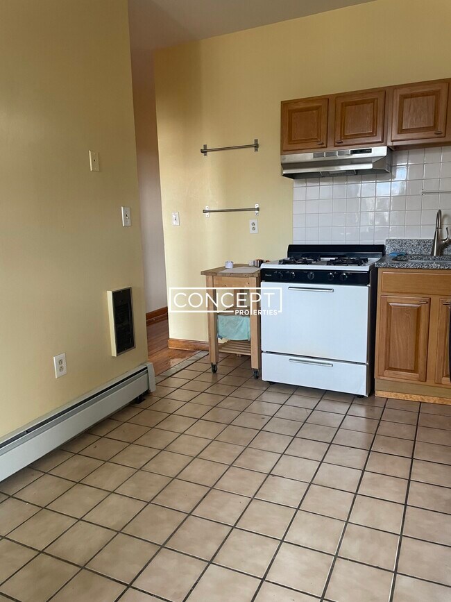 Building Photo - 369A Centre St