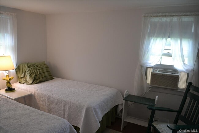 Building Photo - 34 E Hampton Sag Harbor Turnpike