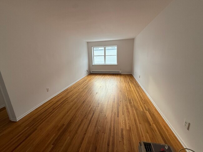 Living Room - 118 Main St