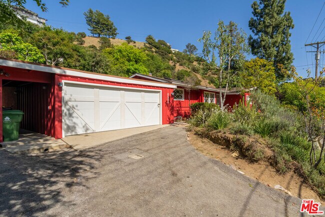 Foto del edificio - 2524 Laurel Pass Ave