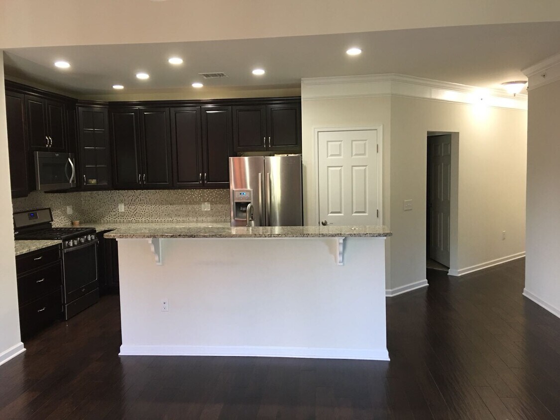 107 Deacon Shattuck Way Unit 107, Westborough, MA 01581 Condo for