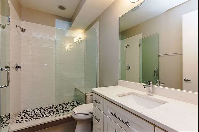 Foto del edificio - 2442 N Clybourn Ave