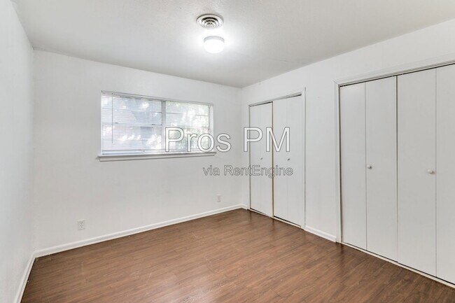 Foto del edificio - 2101 Bradford Dr