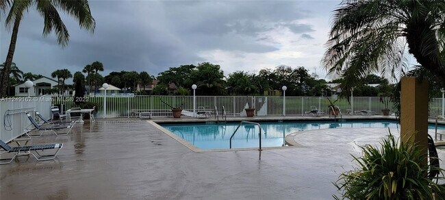 Foto del edificio - 2420 NW 33rd St