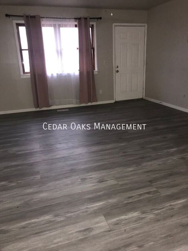 Photo - 321 S Neal St Apartment