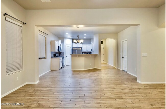 Building Photo - 3933 Agua Duro Dr