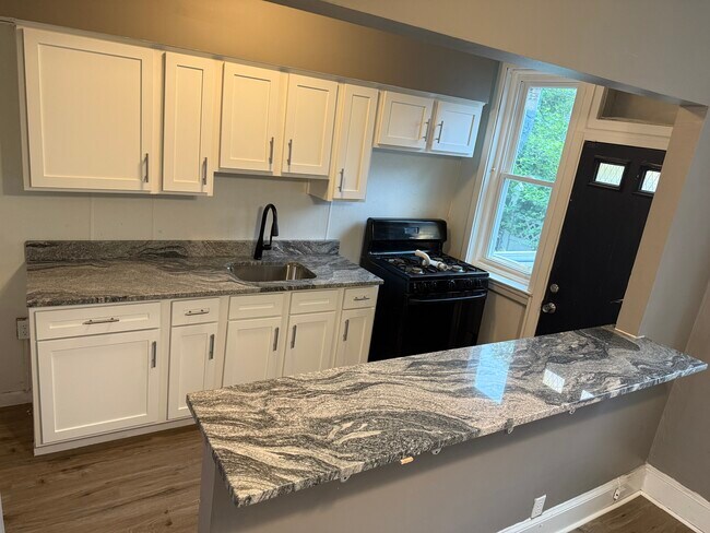 Foto del edificio - 5723 N Woodstock St
