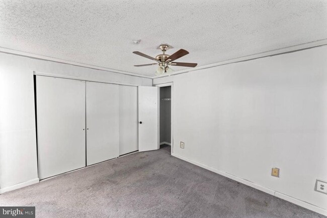 Building Photo - 1013 Fallcrest Ct