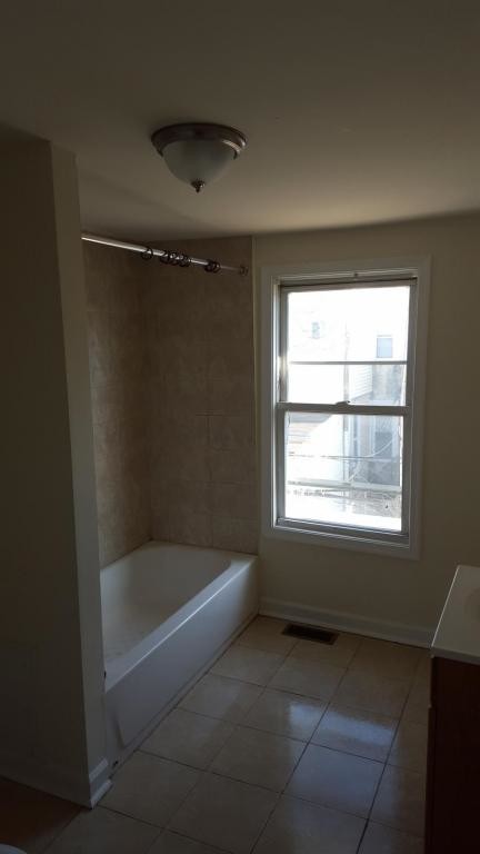 Building Photo - 1827 E Lippincott St