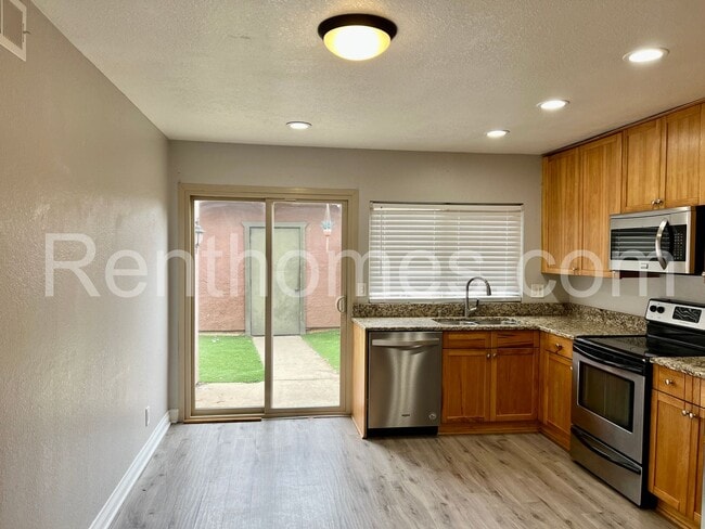 Foto del edificio - 1463-E N Broadway