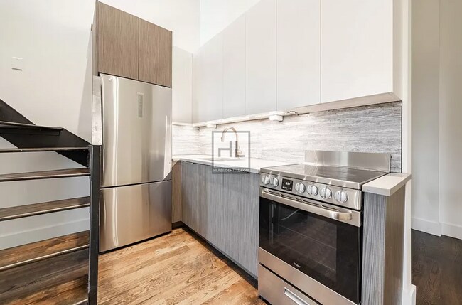 Building Photo - ROOM SHARE | Erasmus Street, Flatbush