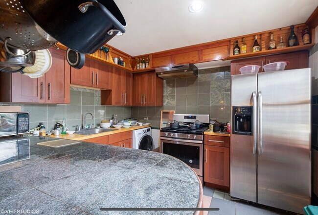 Foto del edificio - 1046 W Barry Ave