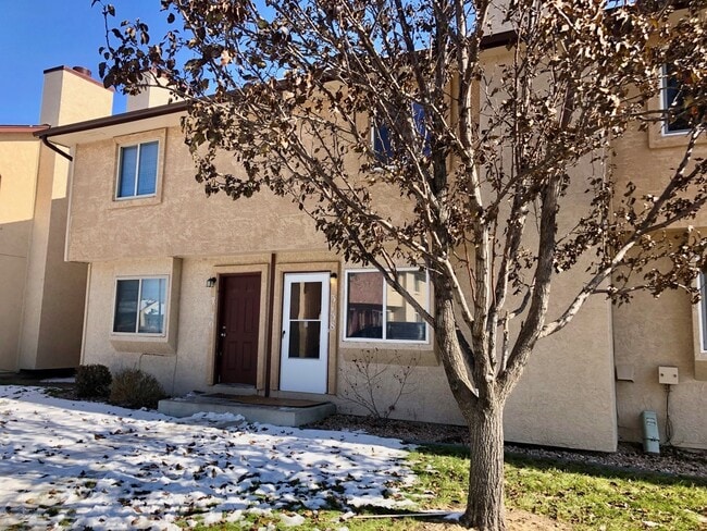 Building Photo - La Jolla 2BD Two-Story Townhome convenient...