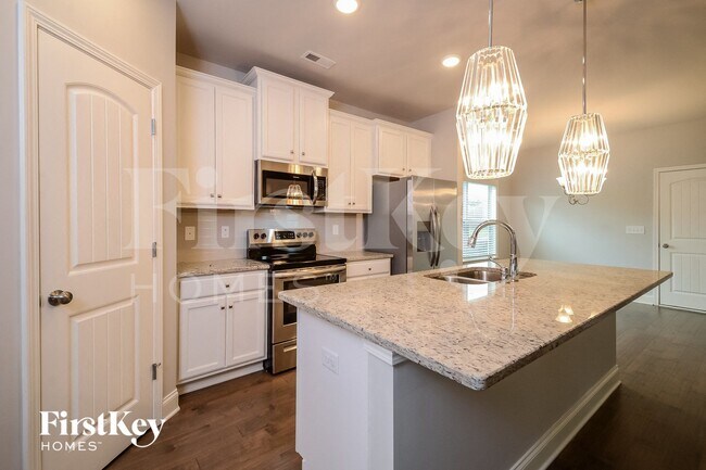 Foto del edificio - 3621 Wind Ridge Ln