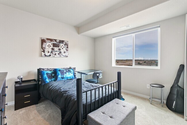 Building Photo - 7427 Gorgeted Quail Grv