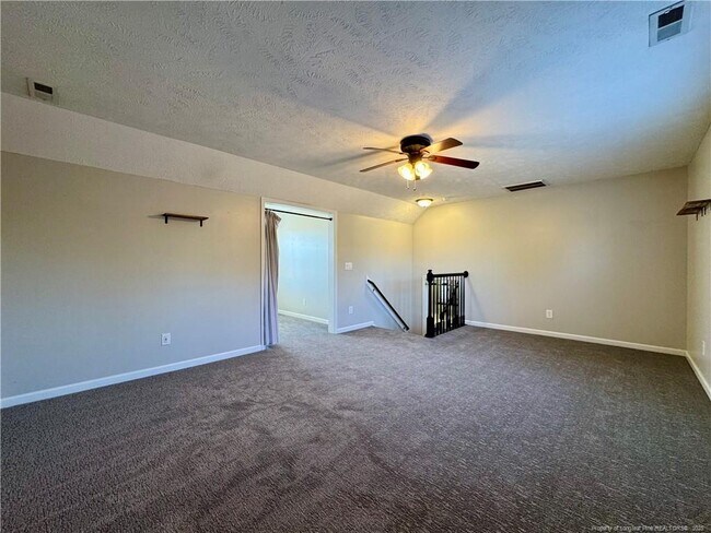 Foto del edificio - 231 Scotland Dr