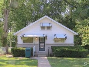 Building Photo - 1104 S Crisp Ave