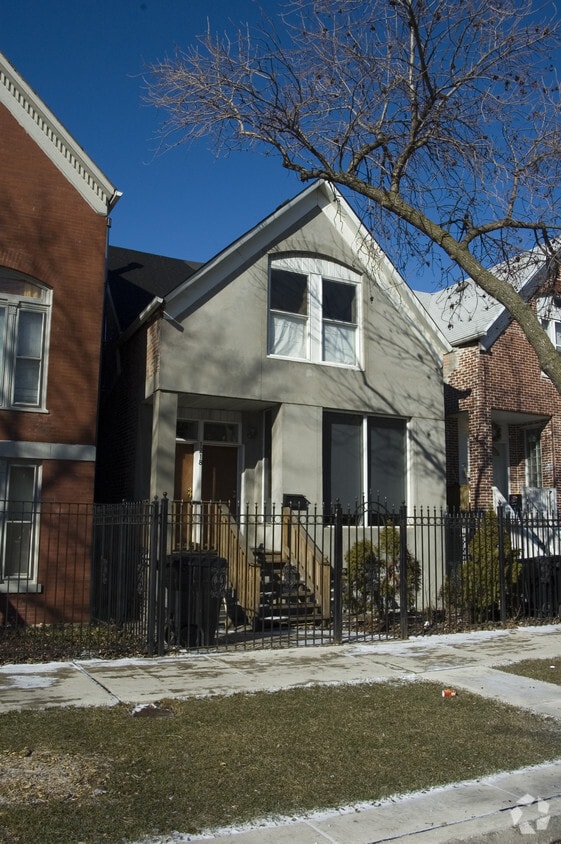 1218 N Rockwell Ave, Chicago, IL 60622 Apartments in Chicago, IL
