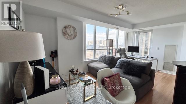 Photo principale - 17-1217 Barberry Pl
