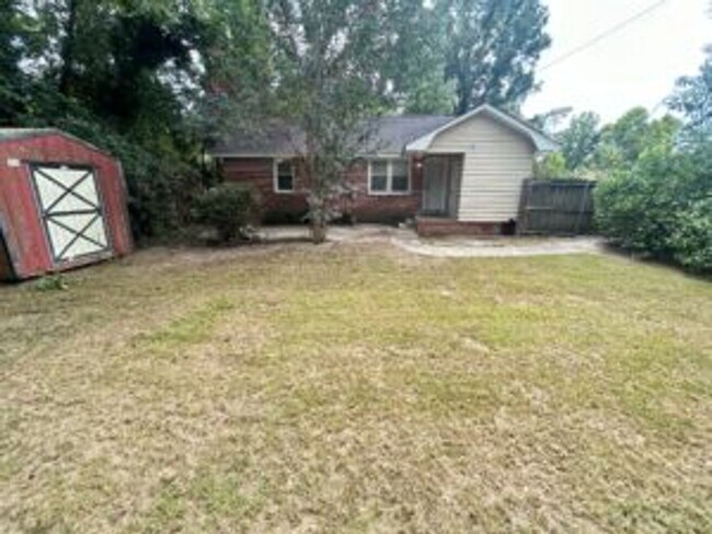 Building Photo - 3 Bed/1 Bath in Rosewood