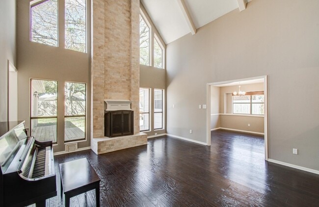 Building Photo - 1511 Calveryman Ln