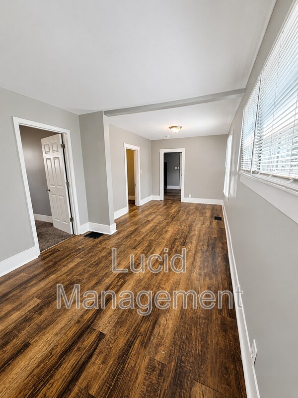 Foto del edificio - 1416 Sale Ave