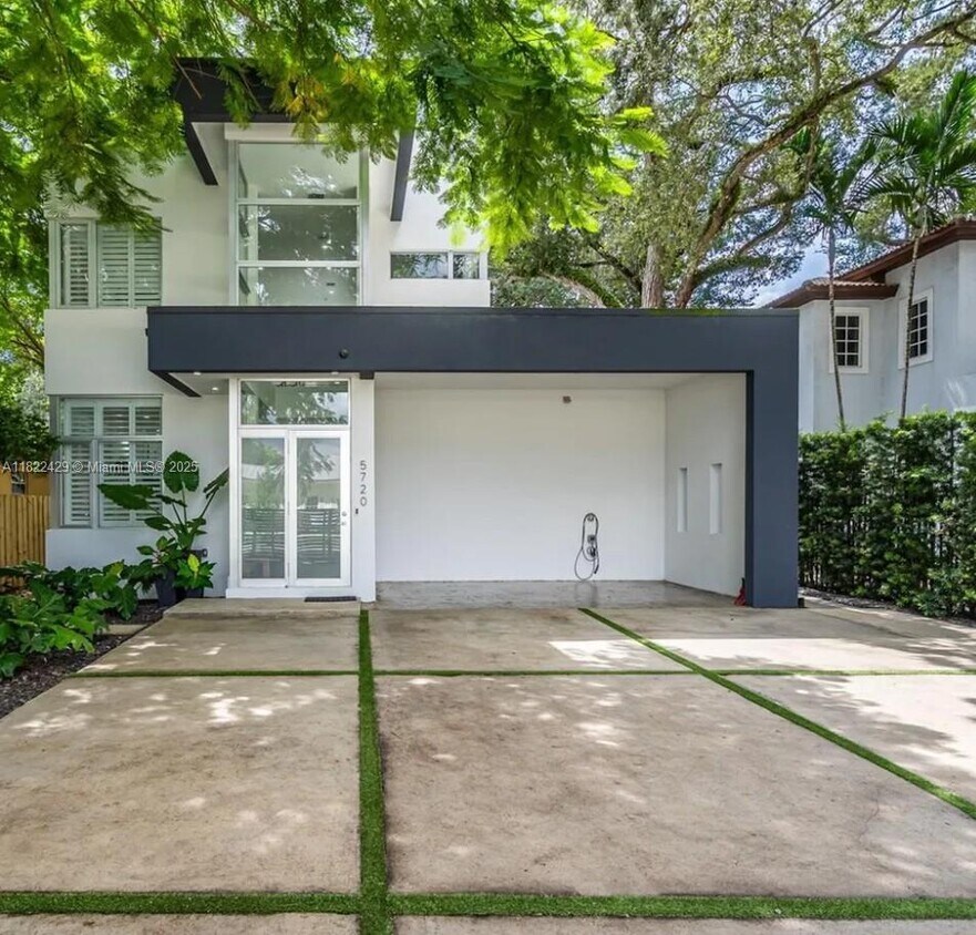 Primary Photo - 5720 SW 24th St