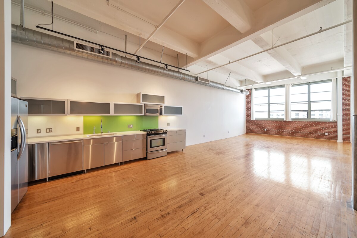 Foto principal - 1850 Industrial St