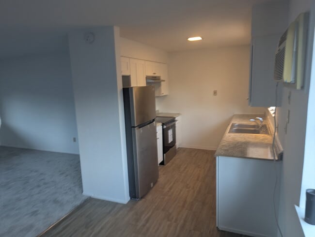 Foto del edificio - 310 S Auburn St