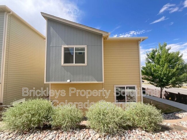 Building Photo - 2053 Alperton Heights