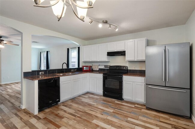 Building Photo - 111 Quail Hollow Dr