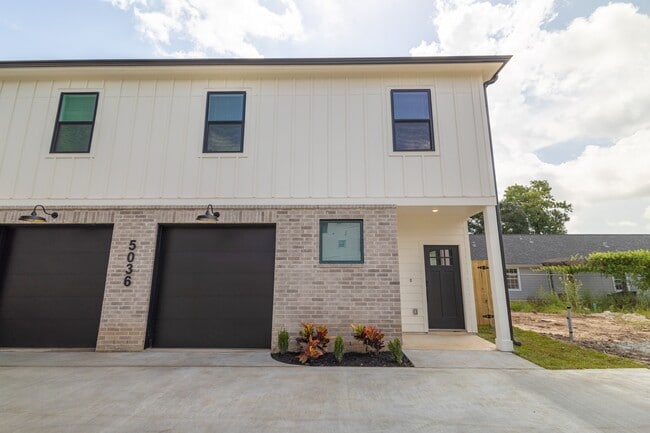 Building Photo - 5036 Mallow St