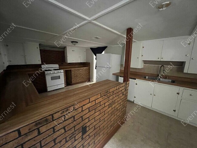 Foto del edificio - 1029 Waverly St