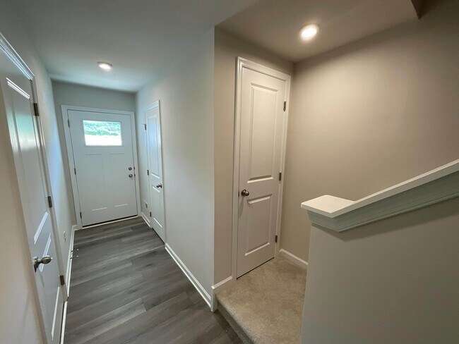 Foto del edificio - 75 Southwind Dr