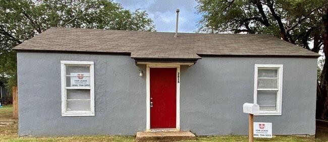 Building Photo - Handyman Special $0 First Month's Rent / “...