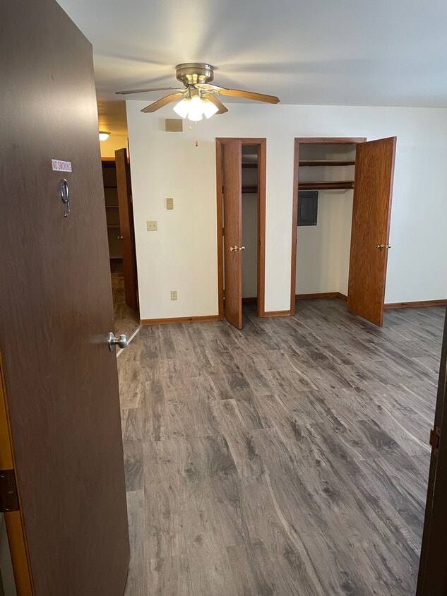 Primary Photo - Douglas Creek Apartments LLC