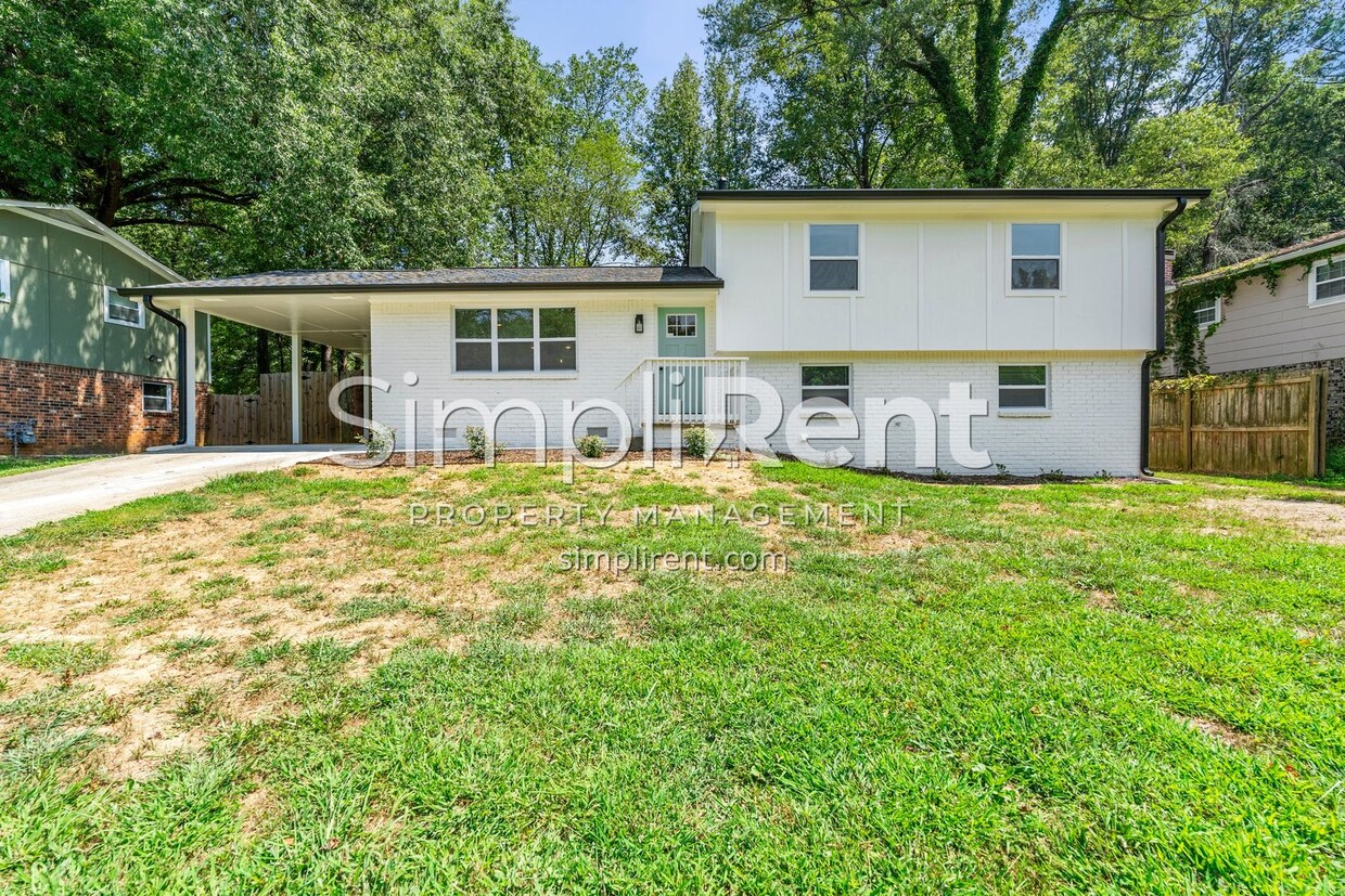 Foto principal - Newly Renovated 4/2.5 Home For Rent / First Month Free!