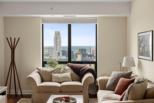 Foto del edificio - 100 3rd Ave S