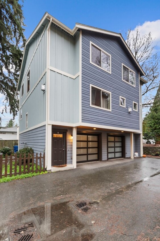 2bd/2.5ba Seattle Townhome - 2bd/2.5ba Seattle Townhome