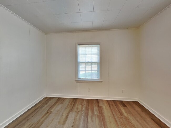 Foto del edificio - 340 Woodward Rd