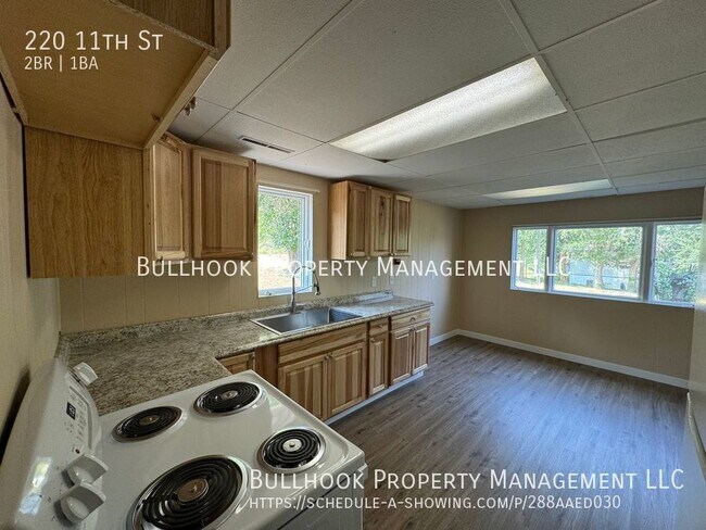 Foto del edificio - Modern main floor 2-Bedroom Apartment with...