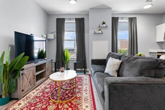 Building Photo - 95 Broadway