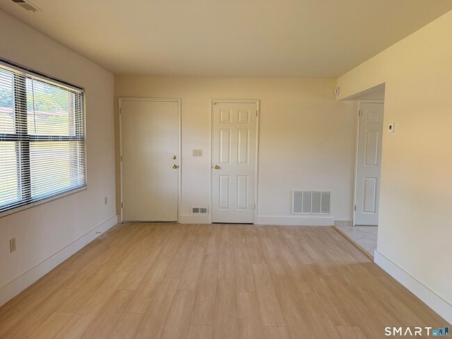 Building Photo - 44 Montoya Cir