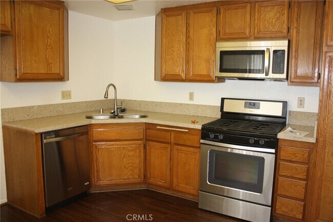 Foto del edificio - 12168 Mt Vernon Ave