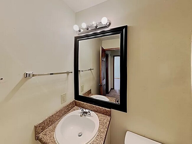 Foto del edificio - 895 Smoketree Dr
