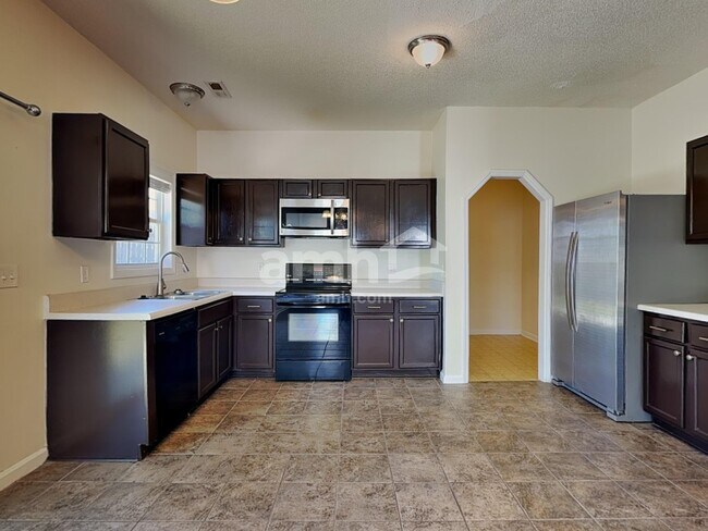 Foto del edificio - 3605 Enduring Freedom Dr