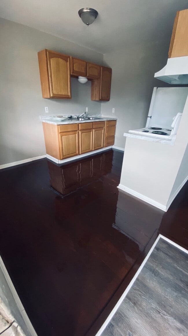 Building Photo - Monthly Paid Rent