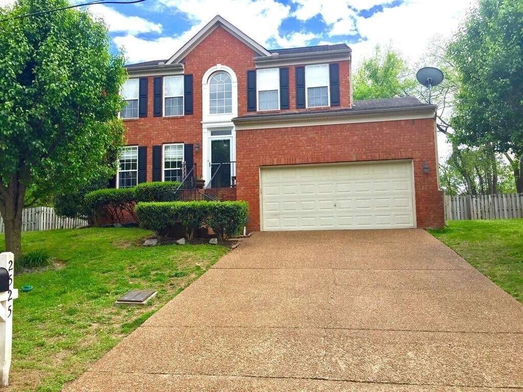 Primary Photo - 2525 Bayview Dr